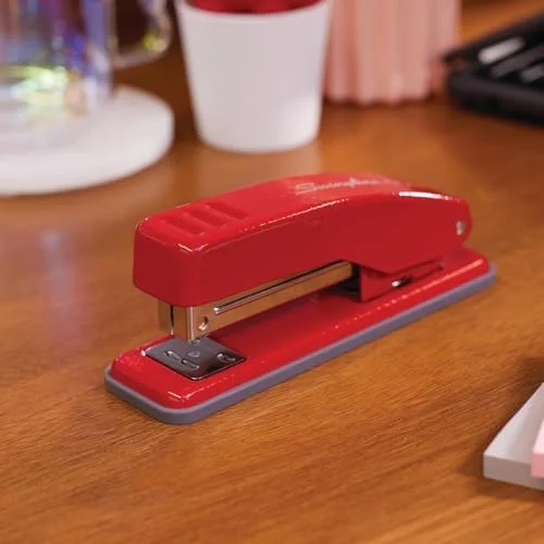 Swingline Stapler - Cub Compact Desktop Stapler, 20 Sheet Capacity, Metal, Rio Red (S701070)